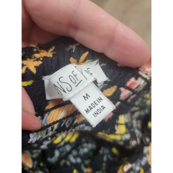 Patrons of Peace Jumpsuit Floral Print Cropped Off the Shoulder Romper Black M - Picture 3 of 3